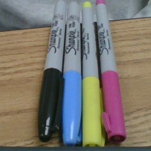 Sharpie pens&markers